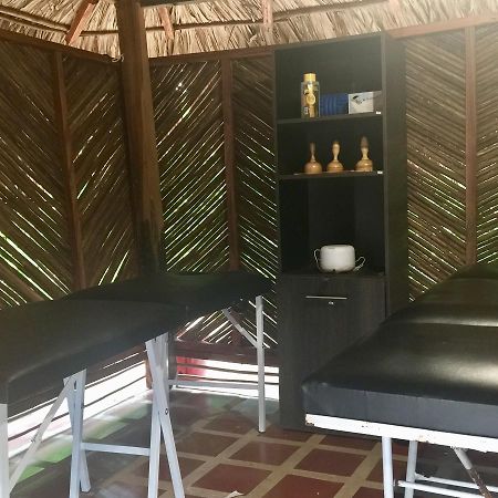Palomino Breeze Hostal Eksteriør billede