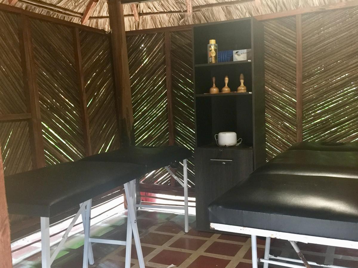 Palomino Breeze Hostal Eksteriør billede